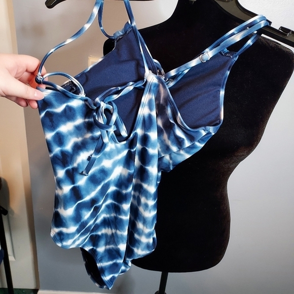 SO Women's One Piece Swimsuit Size Medium - Picture 5 of 7